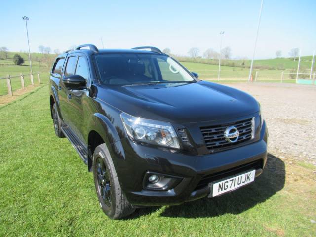 Nissan Navara Double Cab Pick Up N-Guard 2.3dCi 190 TT 4WD Auto Pick Up Diesel Black
